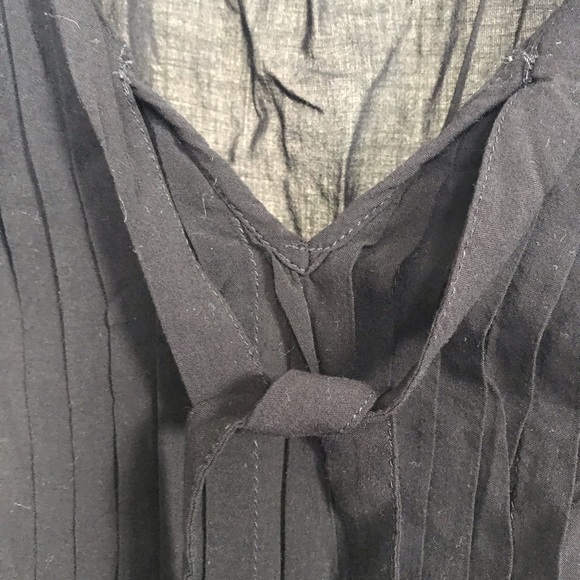 Old Navy Blouse - Picture 5 of 6